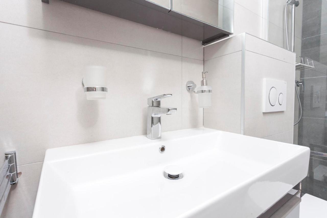 Apartmani Antiqua Zivogosce Bagian luar foto
