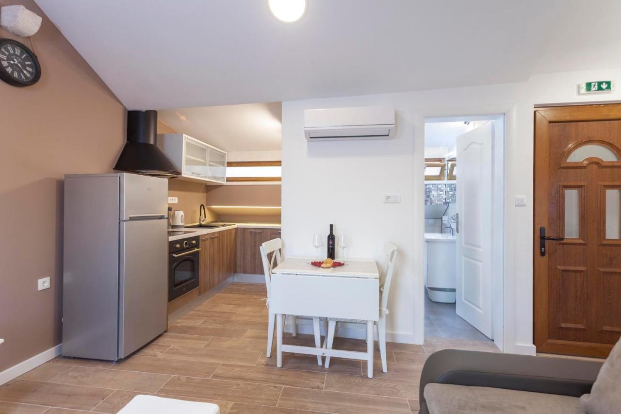 Apartmani Antiqua Zivogosce Bagian luar foto